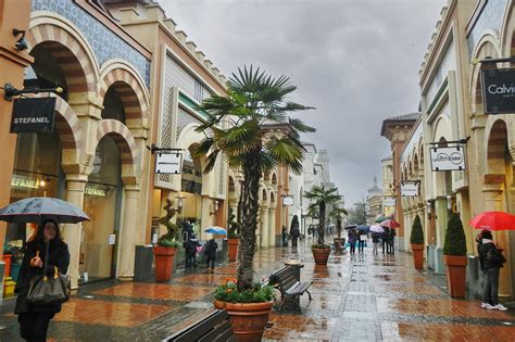 factory outlet in milan.